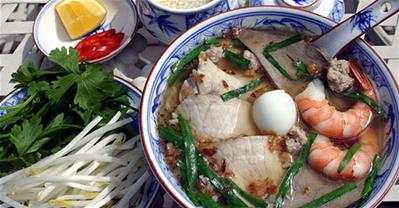 Cách nấu hủ tiếu Nam Vang đơn giản đúng chất Nam Bộ