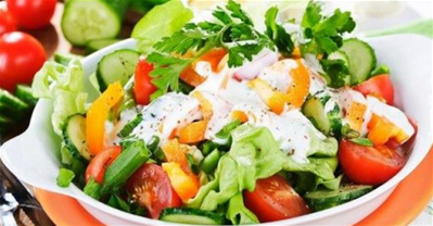 How to make a salad with mayonnaise dressing?