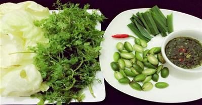 Nhót xanh cuốn bắp cải, món ăn chị em đang săn lùng