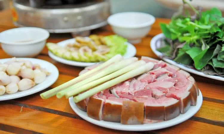 nha-hang-mon-viet-nguyen-khang-slide-5