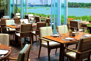 nhà hàng the deck Saigon 6
