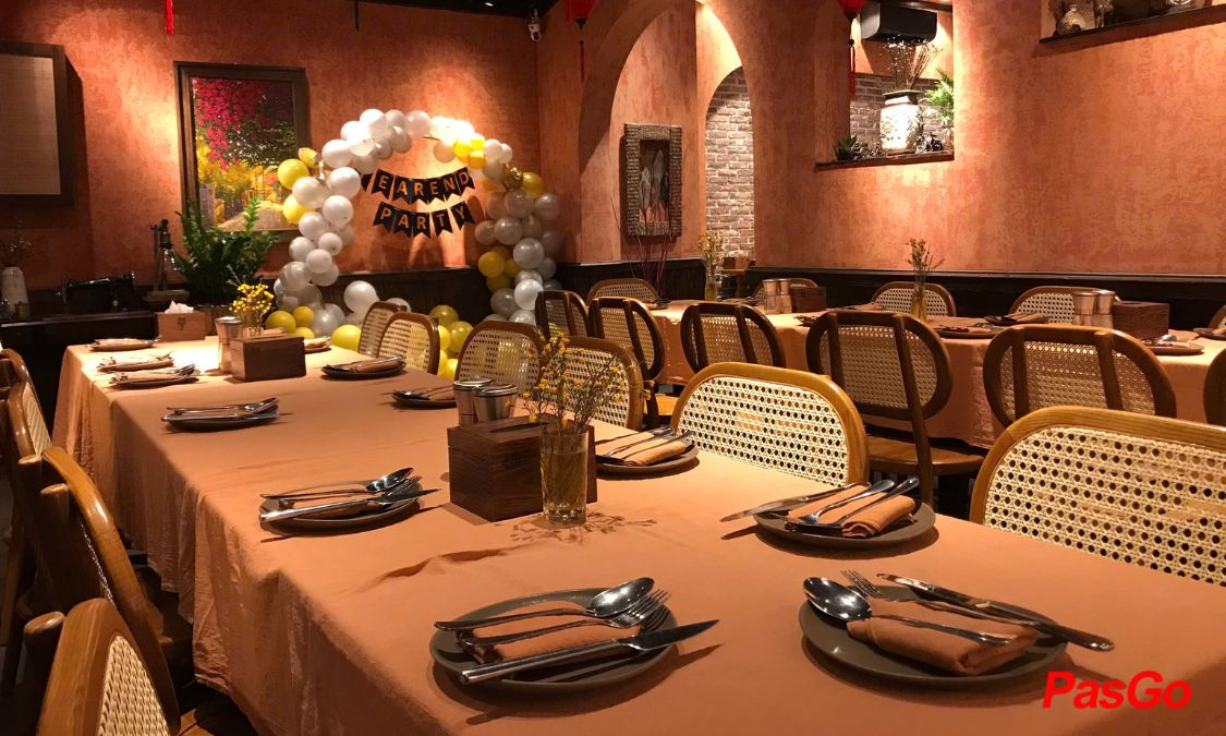 6Seven-Restaurant-1