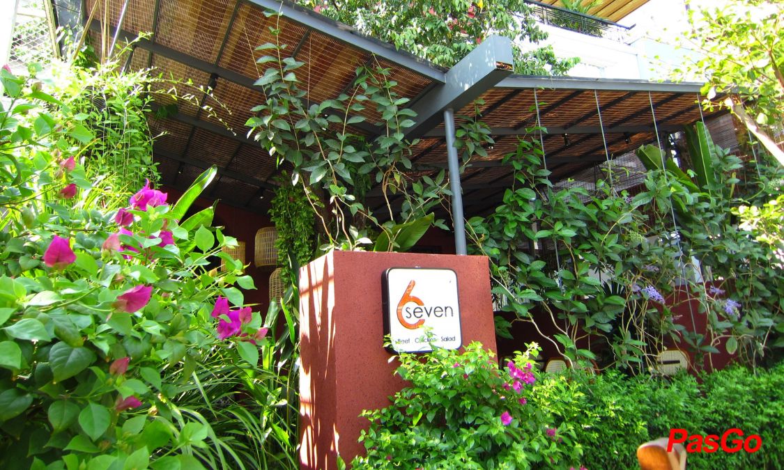 6Seven-Restaurant-2
