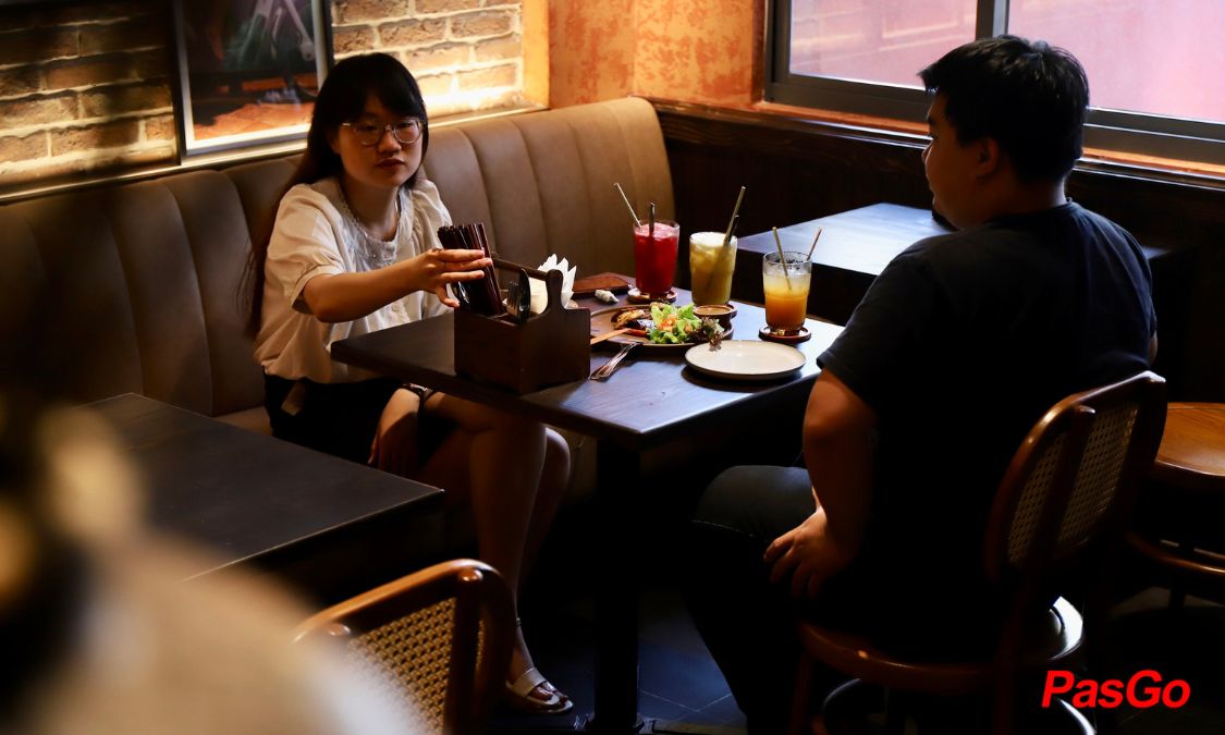 6Seven-Restaurant-5
