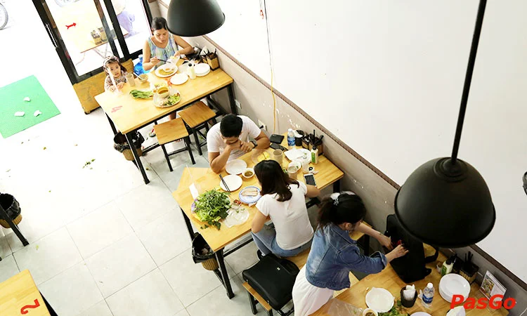 nha-hang-banh-trang-hoang-beo-linh-dam-slide-12