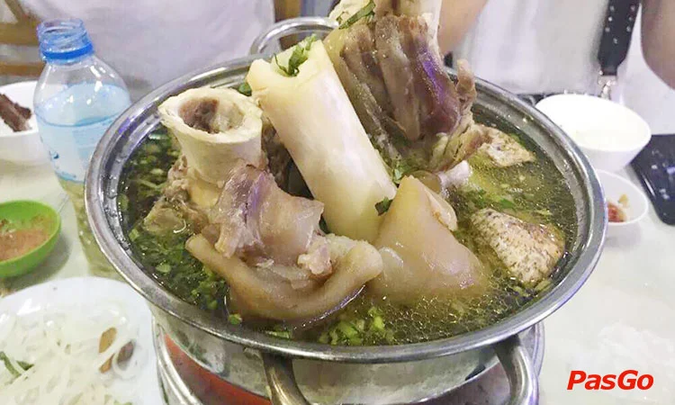 be-thui-bach-thao-luong-dinh-cua-6