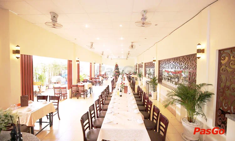 chen-buffet-thoai-ngoc-hau-anh-slide-11