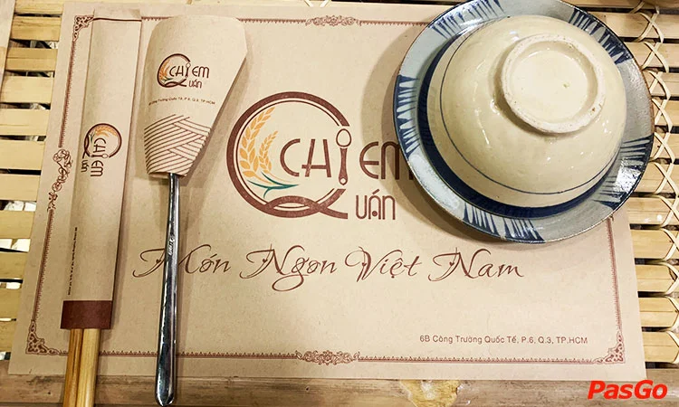 chi-em-quan-cong-truong-quoc-te-quan-3-12