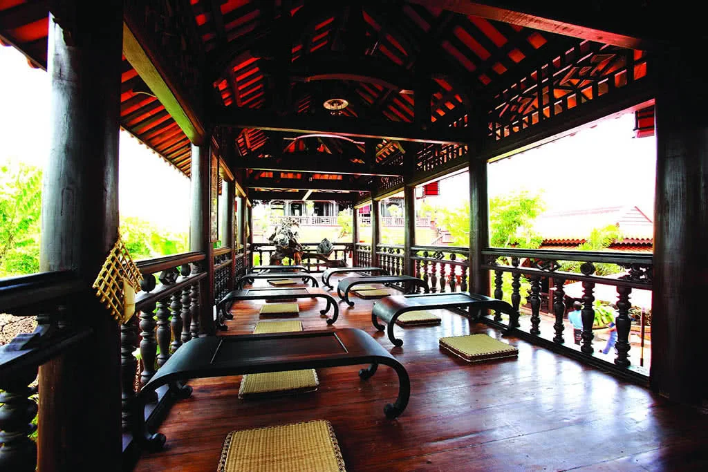 co-gia-quy-chon-yen-binh-giua-pho-thi-10