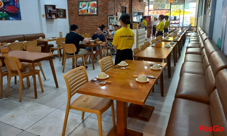 Nhà hàng Cơm Niêu Thiên Lý Hoàng Hoa Thám 12