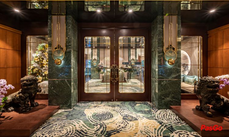 Crystal_Jade_Palace_ton-duc-thang-slide-1