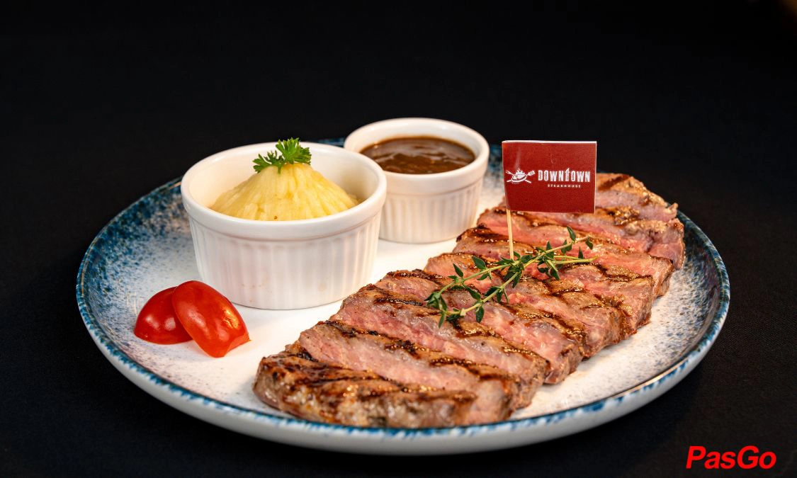 nha-hang-downtown-steakhouse-nguyen-hue-1