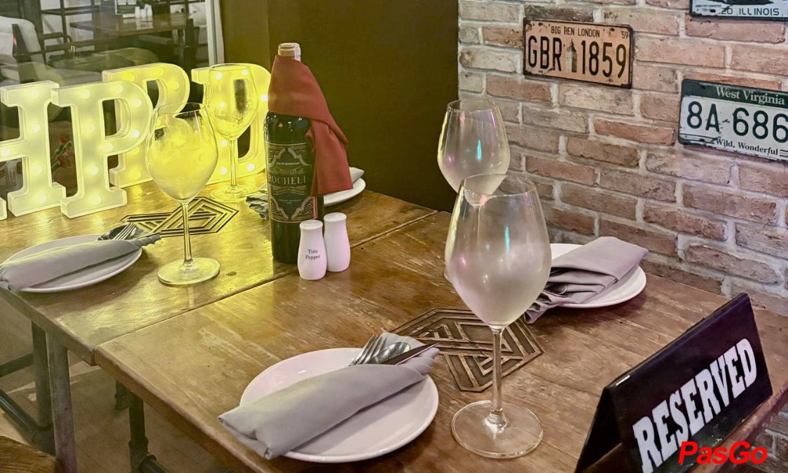 nha-hang-downtown-steakhouse-nguyen-hue-7