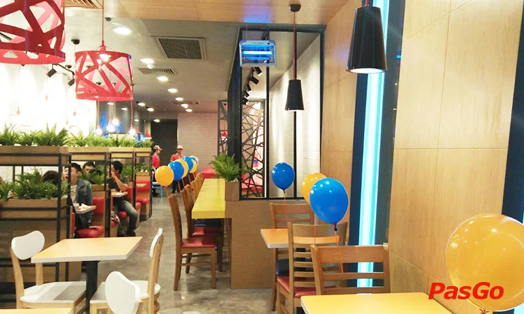 dq-grill-chill-estella-place-11