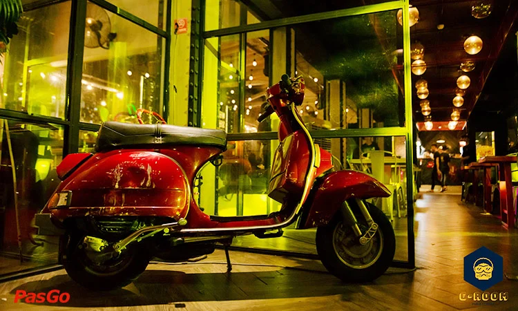 g-room-pub-&-coffee-le-van-huu-6
