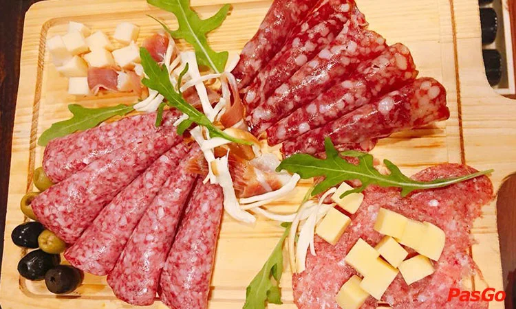 ham-ruou-vang-louis-hoang-hoa-tham-11