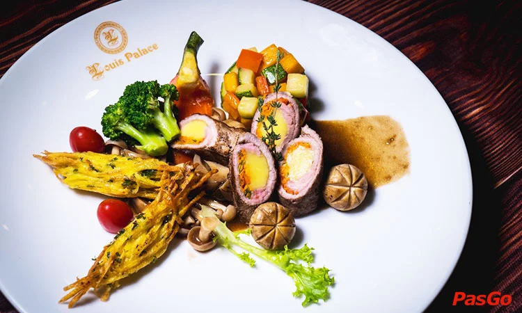 ham-ruou-vang-louis-hoang-hoa-tham-6