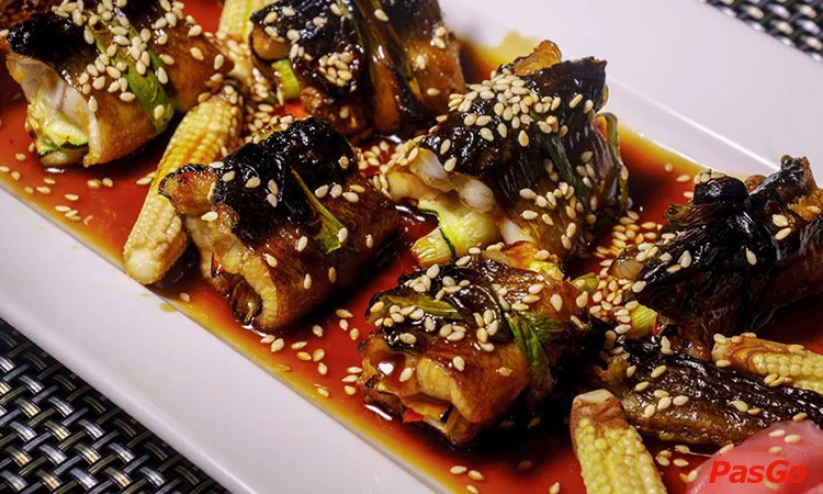 ham-ruou-vang-wine-&-wood-han-thuyen-10