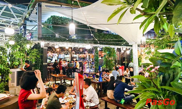 kingdom-beer-garden-quan-1--anh-slide-12