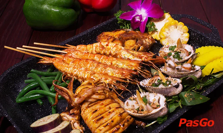 kingdom-beer-garden-quan-1--anh-slide-6