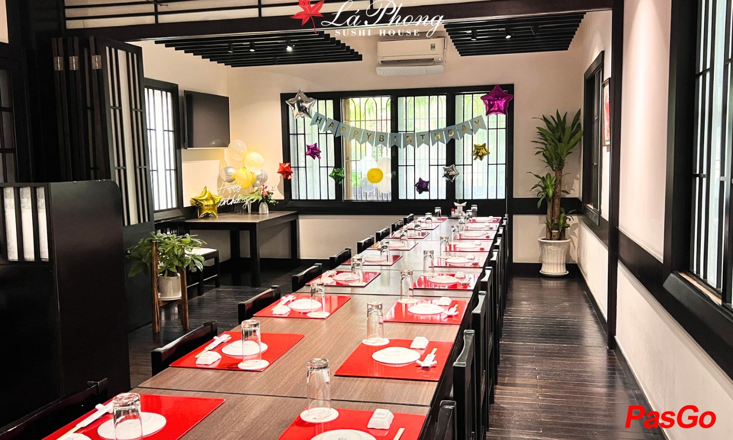 Lá Phong Sushi House 11