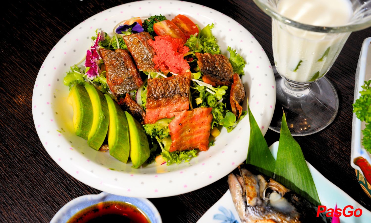 Lá Phong Sushi House 14