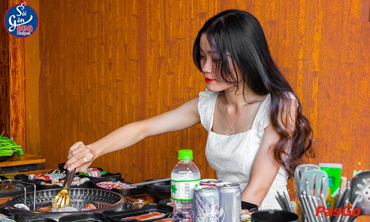 nha-hang-lau-nuong-khong-khoi-sai-gon-258-thuong-dinh-12