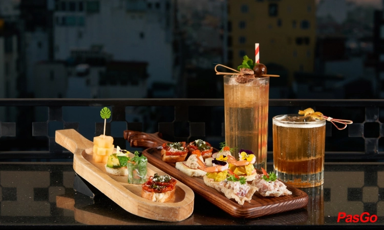 light-house-sky-bar-10