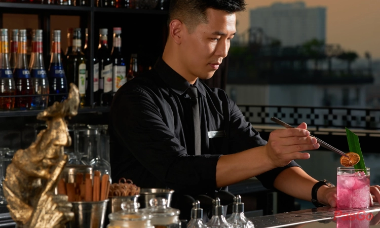 light-house-sky-bar-7