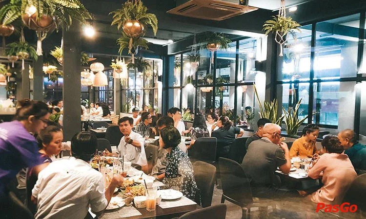 mays-urban-thai-dine-dong-khoi-10