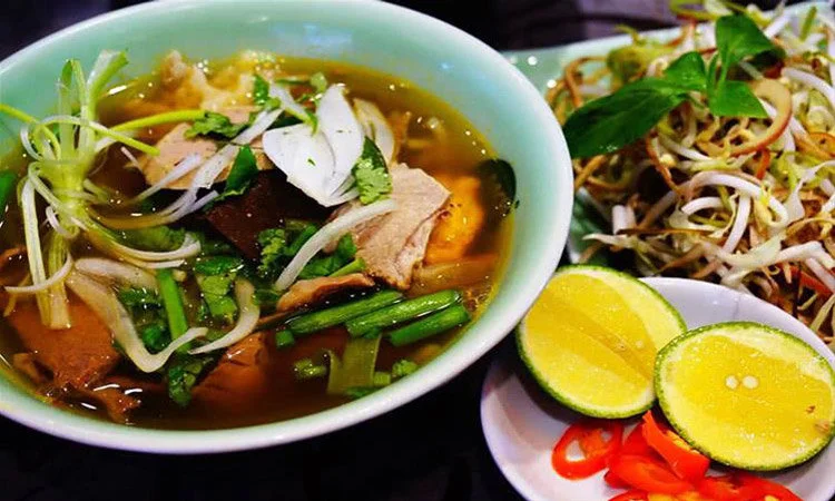 mon-hue-11-le-thanh-ton-slide-4