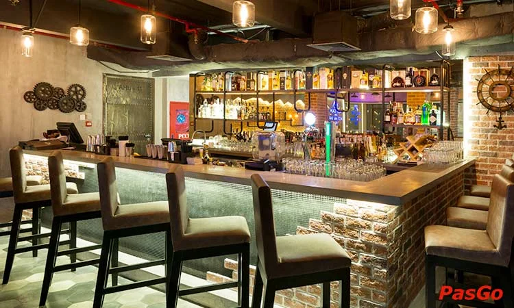 mot-hai-bar-eastin-grand-hotel-slide-12