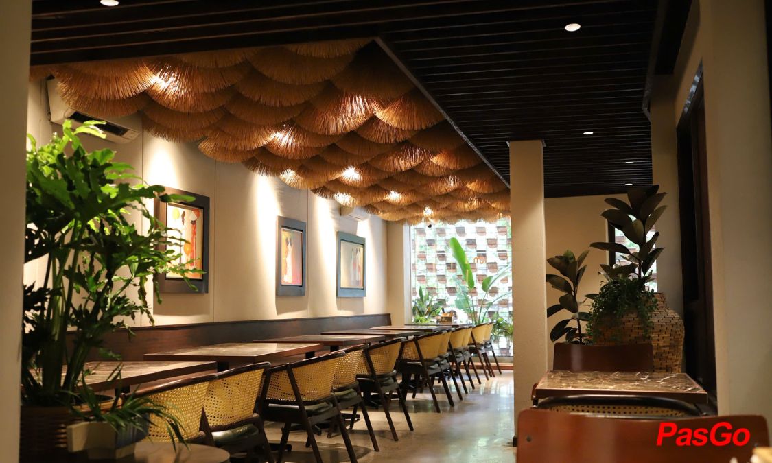 Mùi Kitchen & Café 12