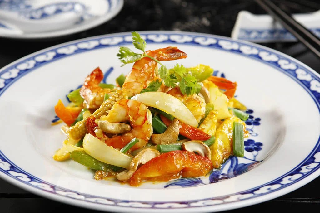 nghi-xuan-mot-kinh-thanh-hue-thu-nho-2