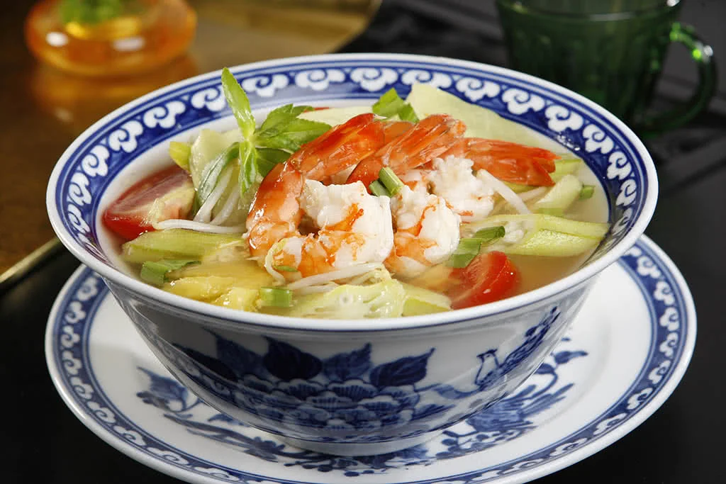 nghi-xuan-mot-kinh-thanh-hue-thu-nho-6