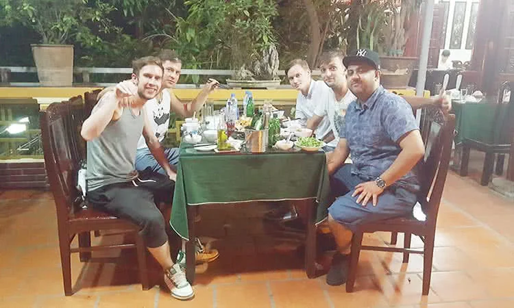 nguyen-van-duc-le-mat-tinh-hoa-am-thuc-lang-nghe-12