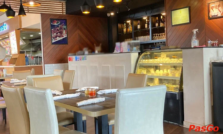  48 Bistro Cresent Mall Nhà hàng chuyên món Âu 11