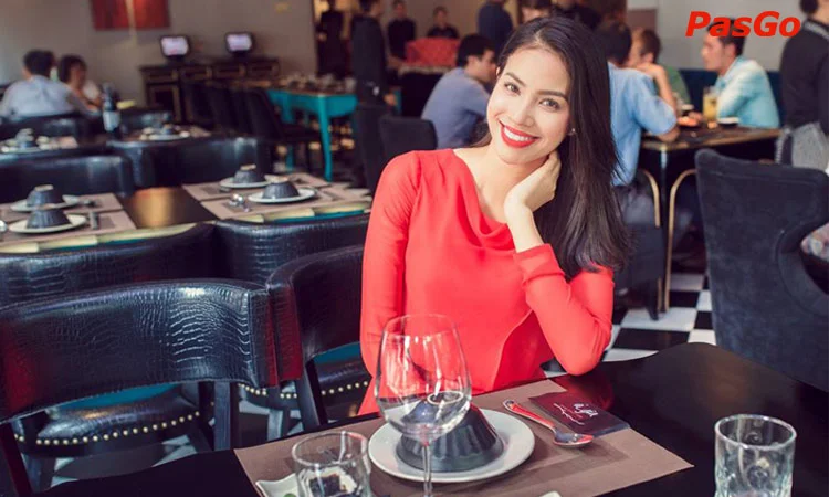 nha-hang-a-gia-quang-trung-slide-12