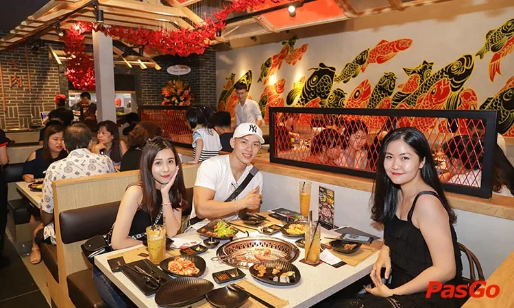 nha-hang-aka-house-nguyen-thi-minh-khai-10