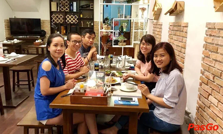 nha-hang-am-thuc-deli-chi-vuon-chuoi-11