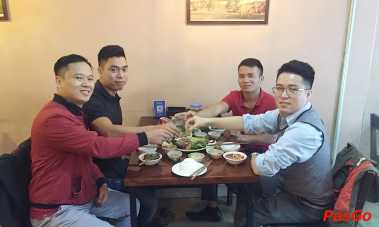 nha-hang-am-thuc-hoang-bat-dan-11