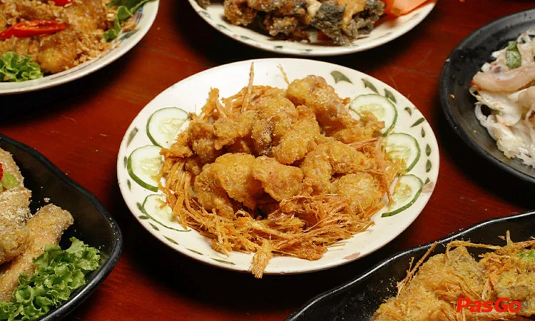 nha-hang-an-vien-127-chua-lang-4