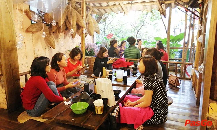 ao-quan-dong-tac-am-thuc-que-doc-dao-giua-ha-thanh-11