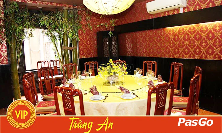 nha-hang-ao-ta-huynh-thuc-khang-slide-11