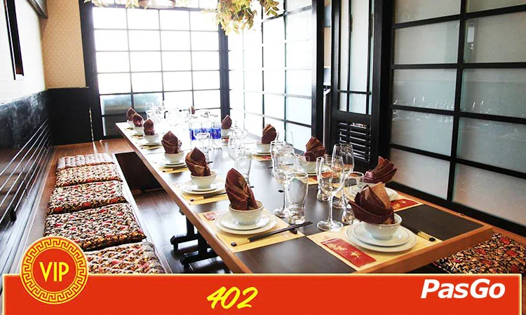 nha-hang-ao-ta-huynh-thuc-khang-slide-12