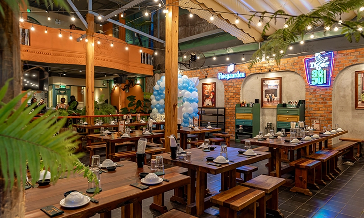 nha-hang-banh-trang-an-vu-thoai-ngoc-hau-10