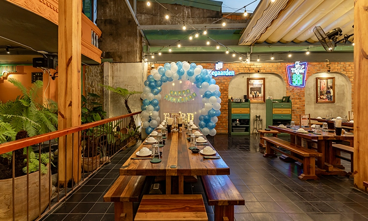 nha-hang-banh-trang-an-vu-thoai-ngoc-hau-12