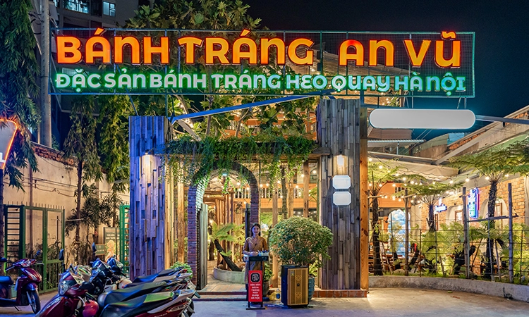 nha-hang-banh-trang-an-vu-thoai-ngoc-hau-8