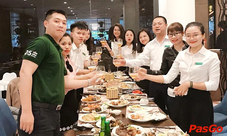 nha-hang-bay-seafood-buffet-hoang-ngan-12