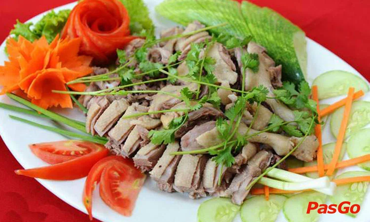 nha-hang-bep-hong-pham-huy-thong-8